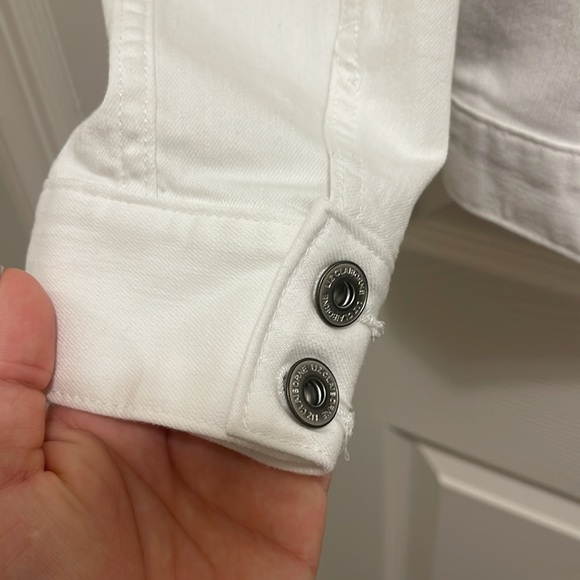 Liz Claiborne Women's White Denim Jacket - Picture 3 of 10